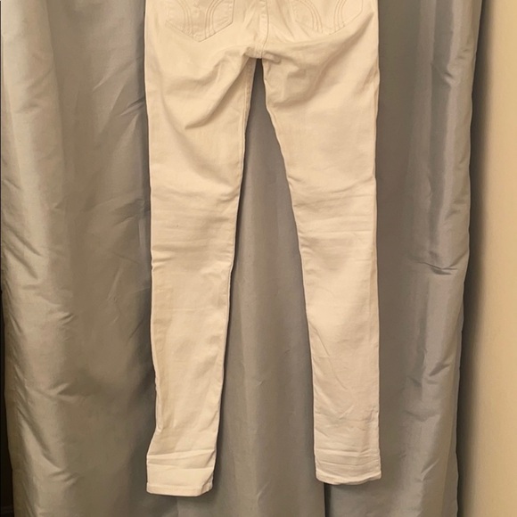 HOLLISTER WHITE RIPPED JEANS - Picture 6 of 8